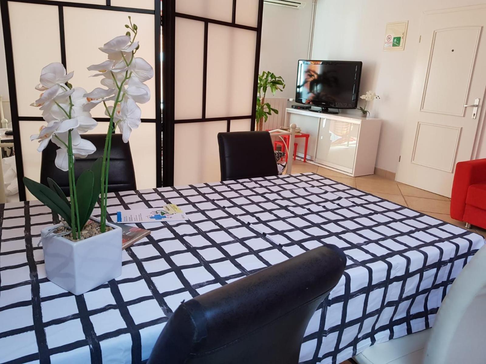 Trbovic Apartments Peaceful Stay With Free Parking, Pet-Friendly, And Bike Storage In Umag Luaran gambar