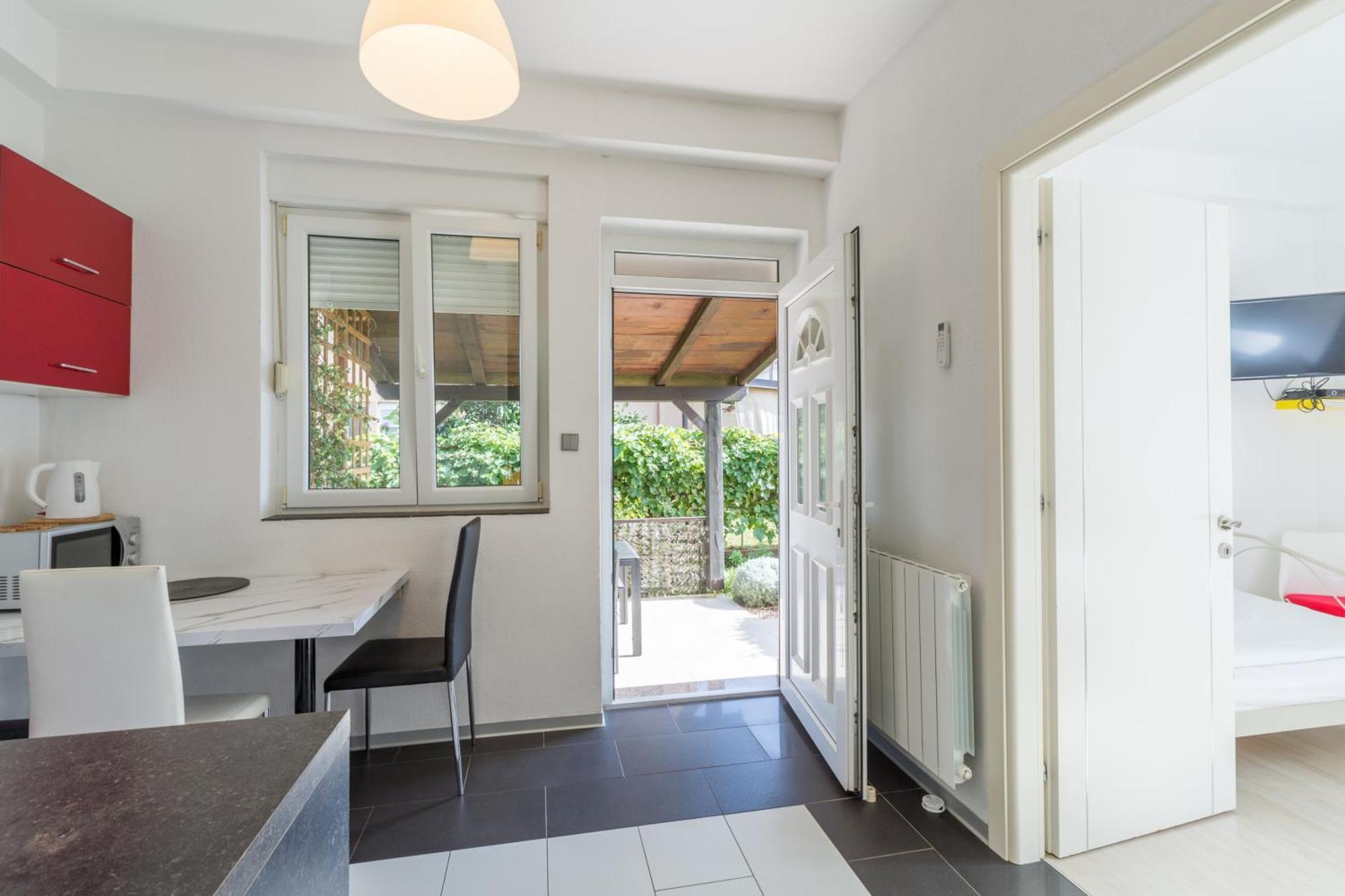Trbovic Apartments Peaceful Stay With Free Parking, Pet-Friendly, And Bike Storage In Umag Luaran gambar