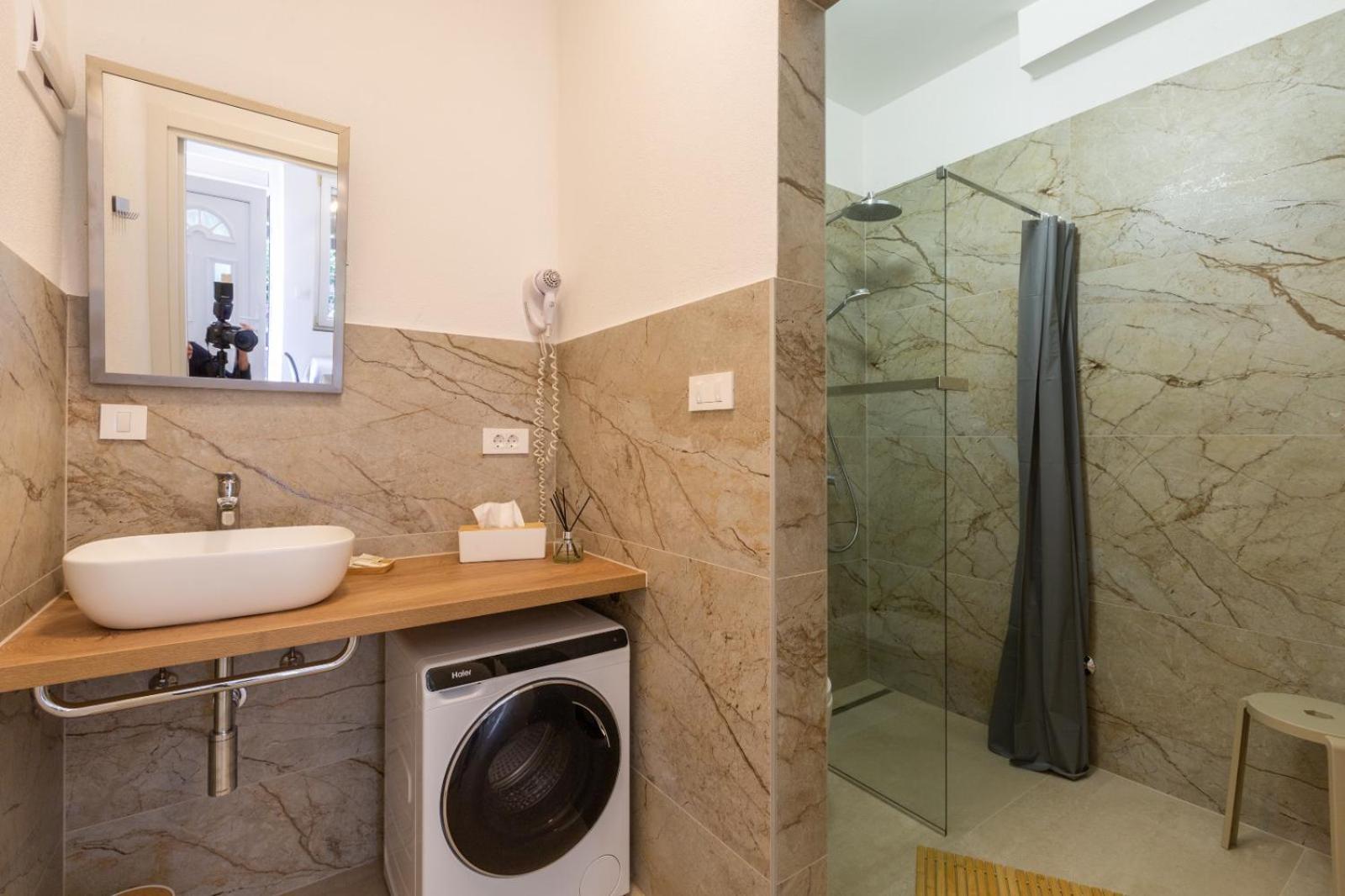 Trbovic Apartments Peaceful Stay With Free Parking, Pet-Friendly, And Bike Storage In Umag Luaran gambar